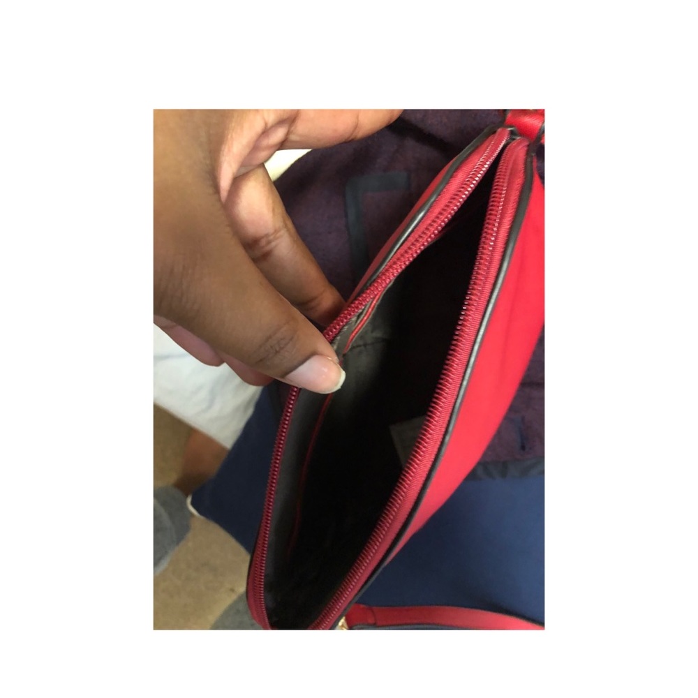 Red bag - Picture 6 of 6